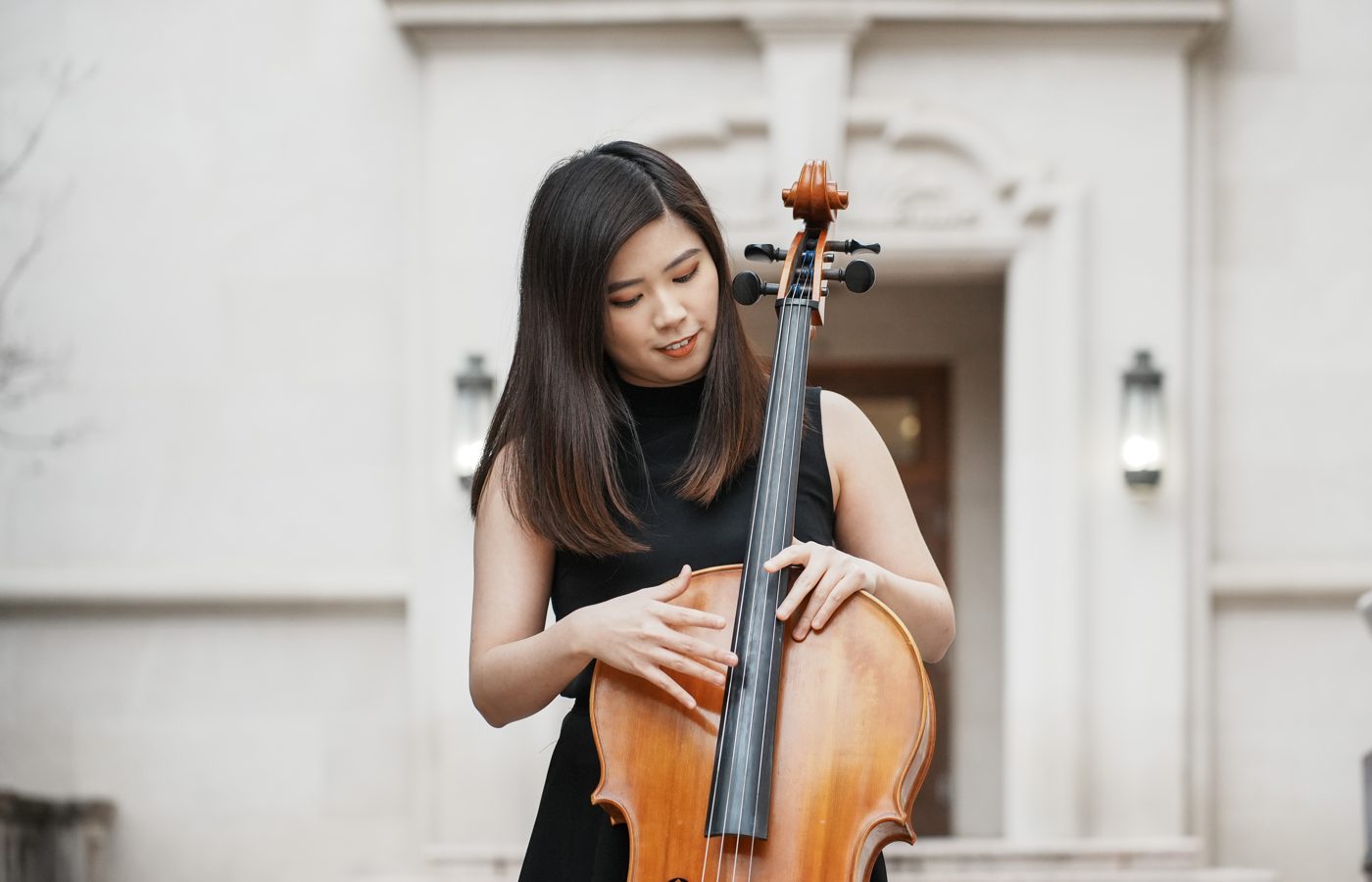 Yi-Chien Lian with her cello
